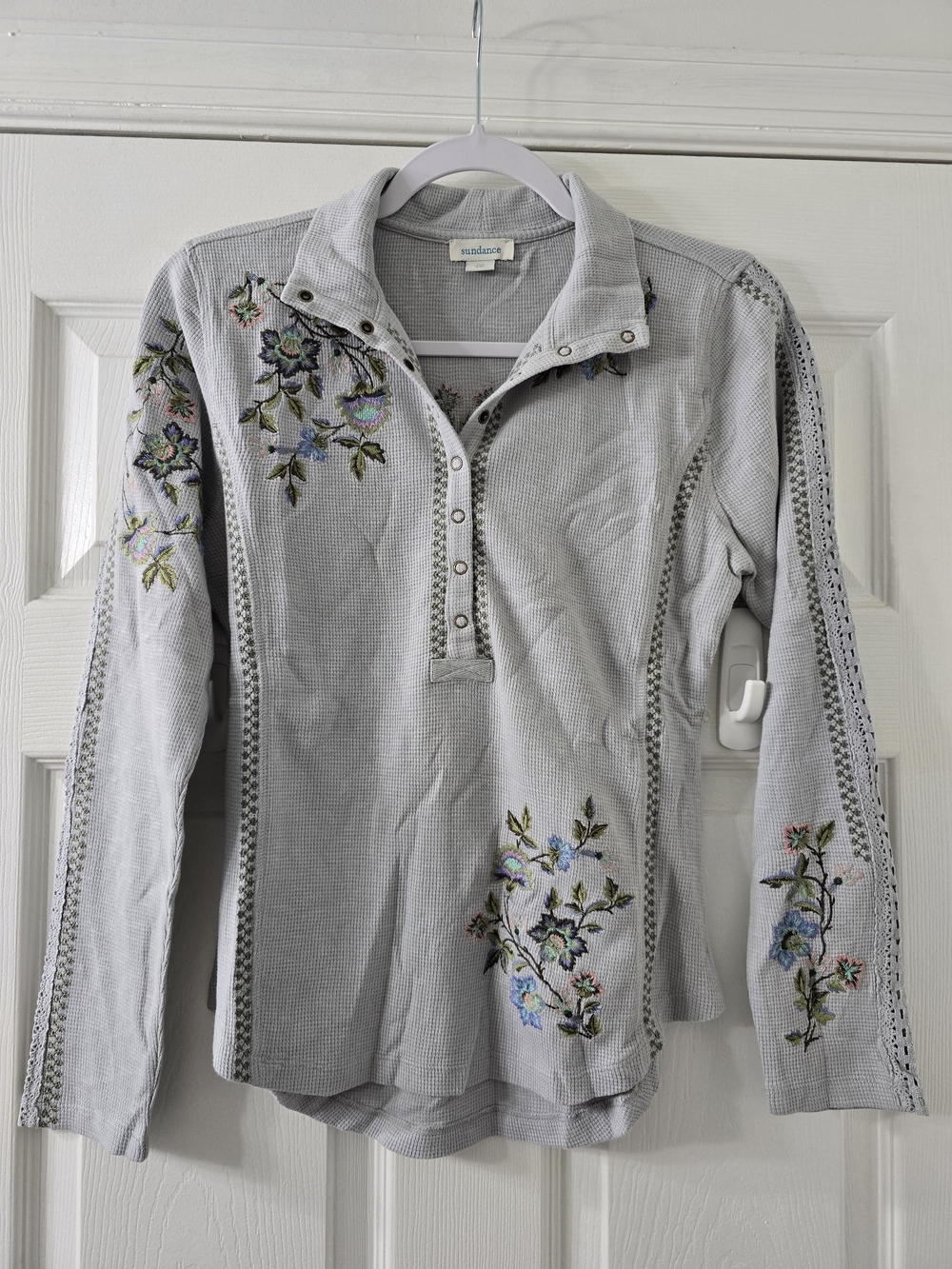 NWOT Sundance Floral Embroidered “Alpenwild Henley” Thermal Blue/Grey - XS